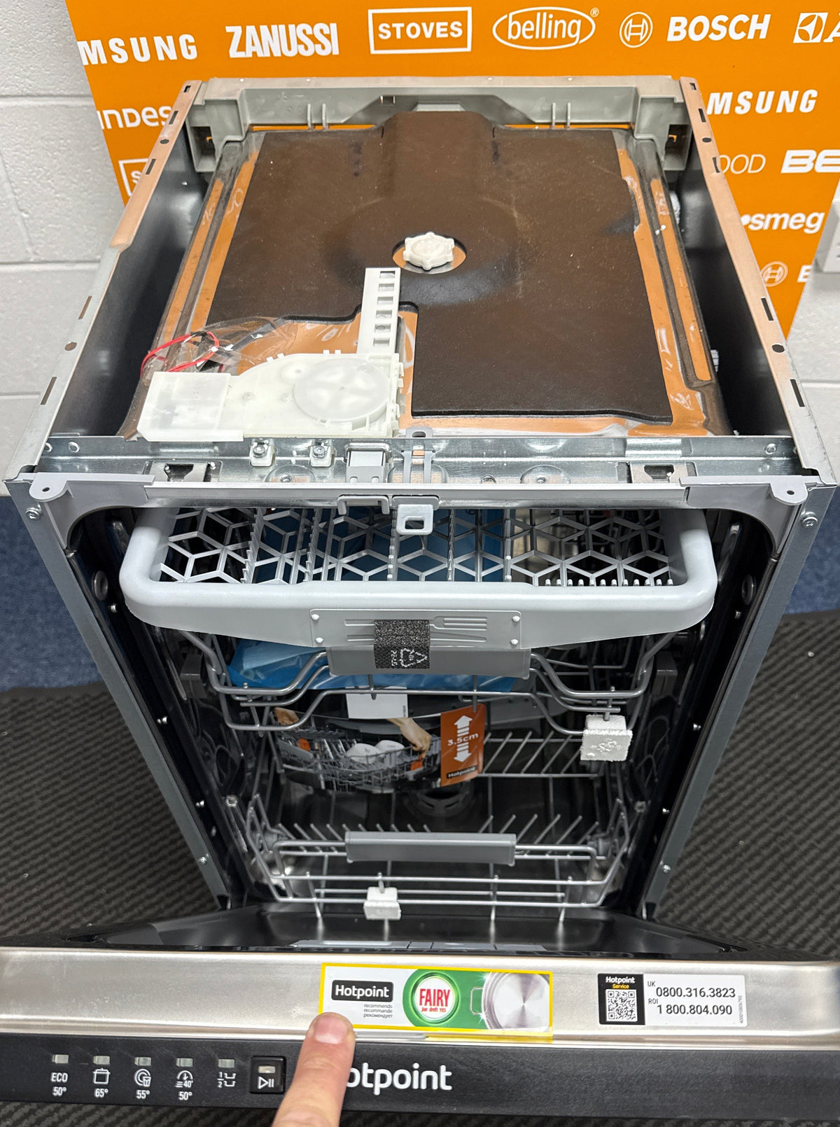 Hotpoint HP4ID11CS80UK (97) 45cm Slimline Integrated Dishwasher with 11 Place Settings - D Rated - (Ex Display) - HW182697