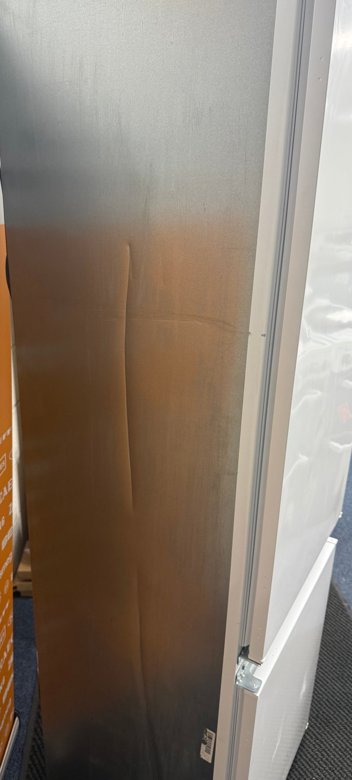 Hotpoint HTC18 T112 UK 70/30 (76) No Frost Integrated Fridge Freezer with Sliding Hinge - E Rated - (Graded Blemished) - HW181976
