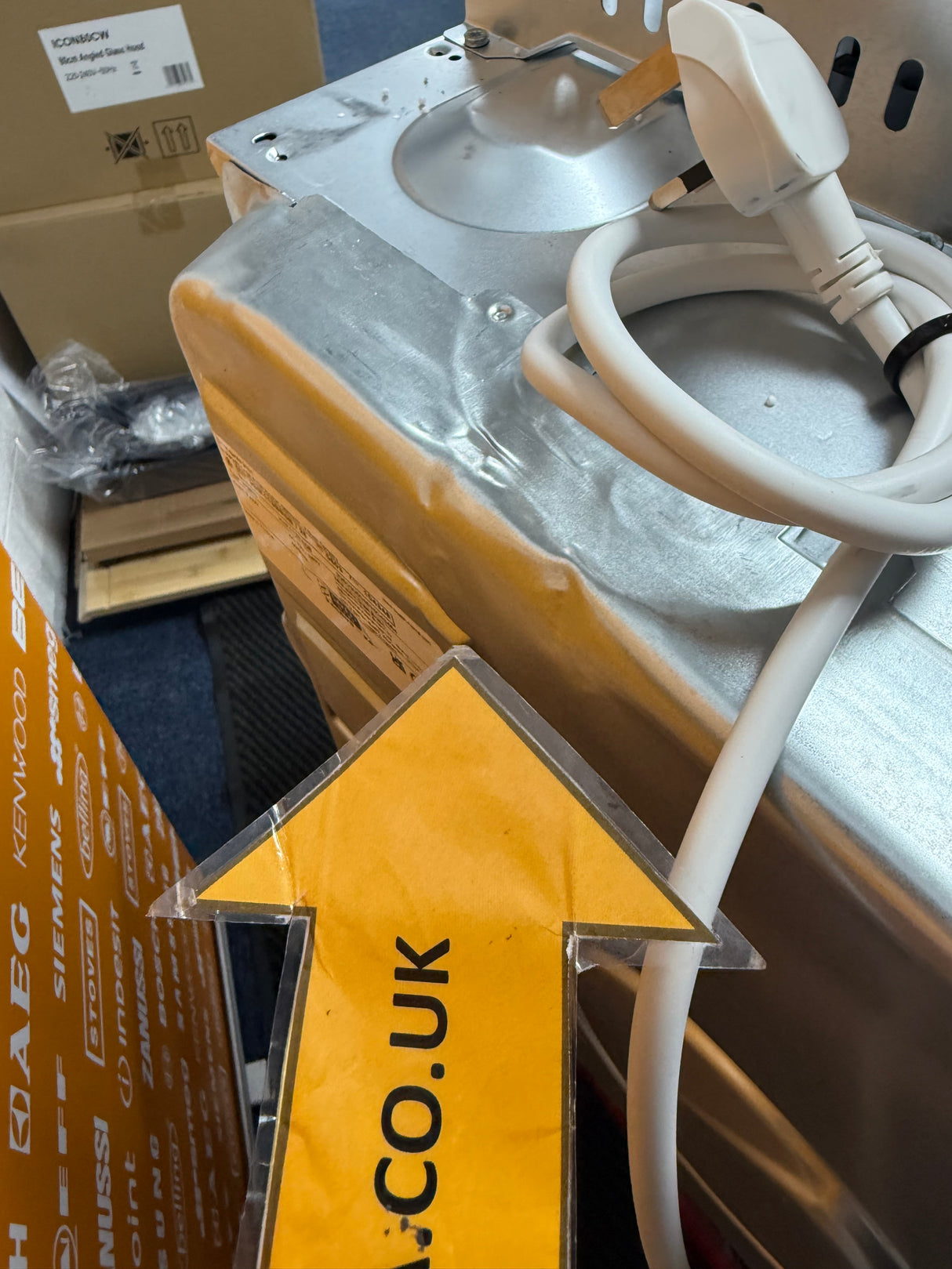 Bosch Series 2 HHF133BS0B (15) Built-in Electric Single Oven with 13Amp Plug in Stainless Steel - A Rated - (Ex Display) - HW182415