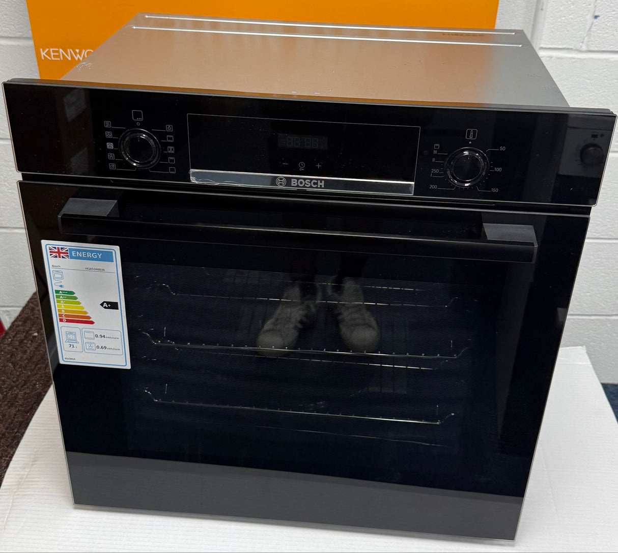 Bosch Series 4 HQA534BB3B (55) Built In Electric Single Oven with added Steam Function in Black - A+ Rated - (Ex Display) - HW182555