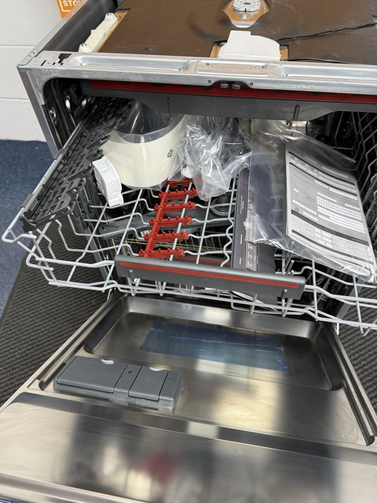 AEG Series 7000 FSK52917Z (84) GlassCare® Integrated Dishwasher with Top Cutlery Tray - 14 Place Settings - E Rated - (Ex Display) - HW182384