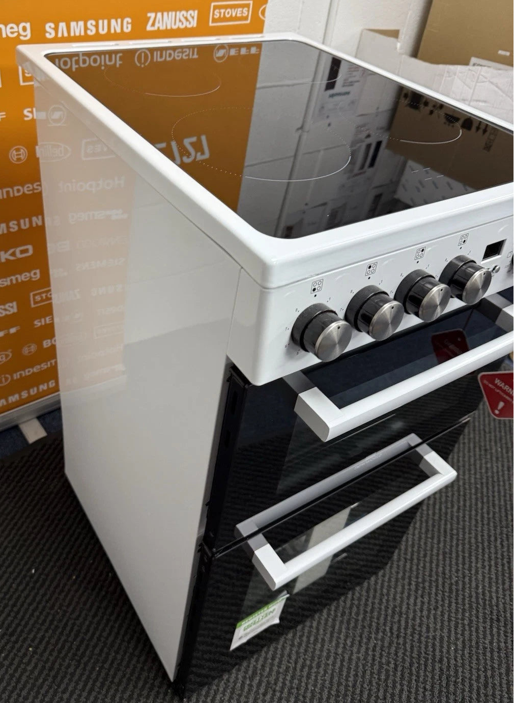 New World 444412057 (75) FDO 50E 50cm Electric Ceramic Cooker in White - (Ex Display) - HW182375
