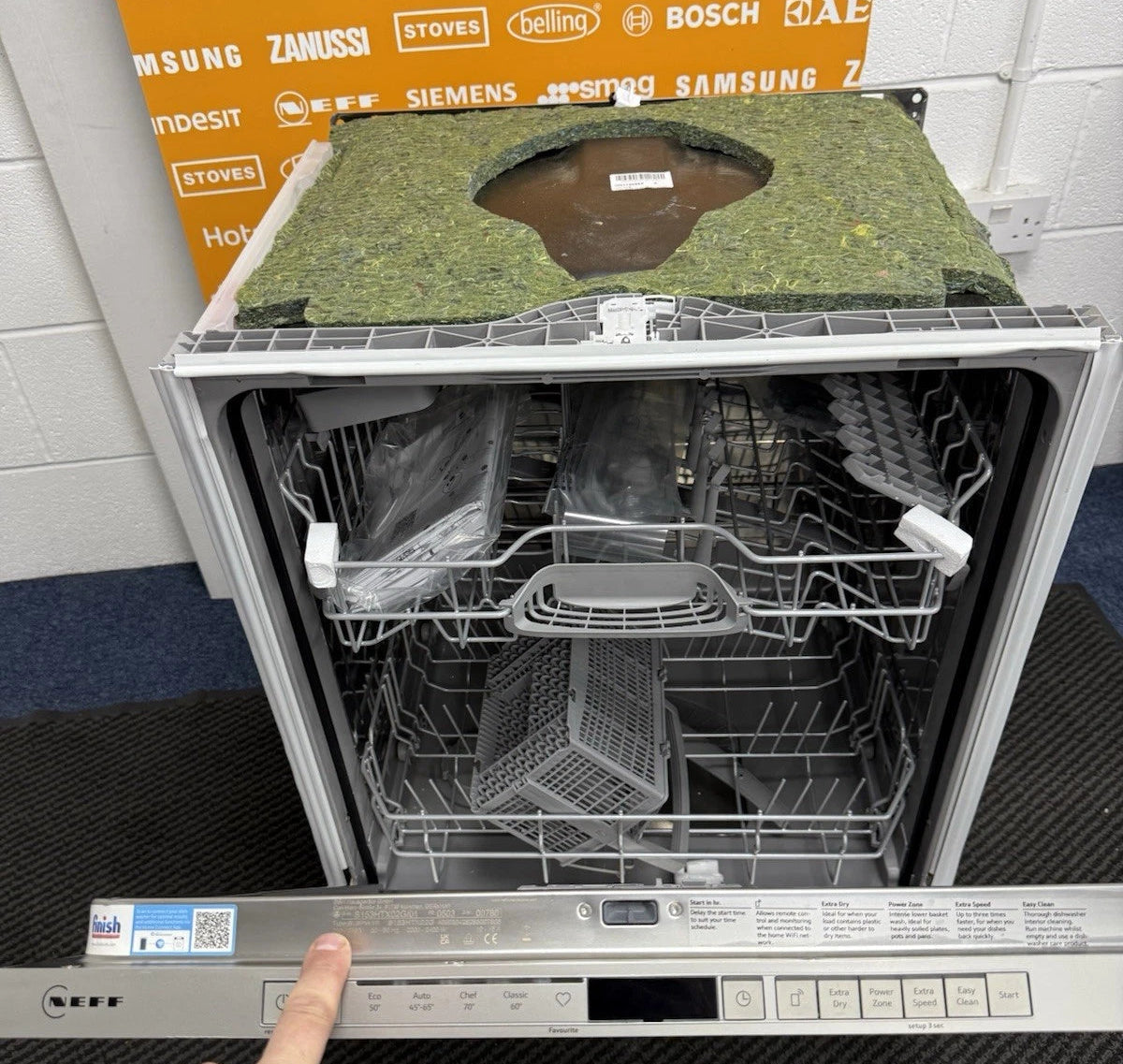 Neff N30 S153HTX02G (94) Wi-Fi Enabled Full Size Integrated Dishwasher - (Ex Display) - HW182494