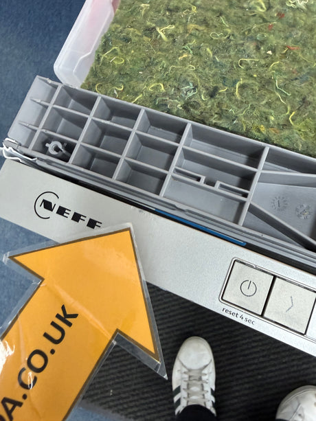 Neff N30 S153HTX02G (30) Wi-Fi Enabled Full Size Integrated Dishwasher - Blemished - HW182030