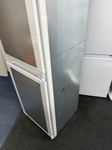 Hotpoint HPKH 1262B4UK (57) 54cm 50/50 Integrated Built-in Fridge Freezer in White - E Rated - (Ex Display) - HW182757