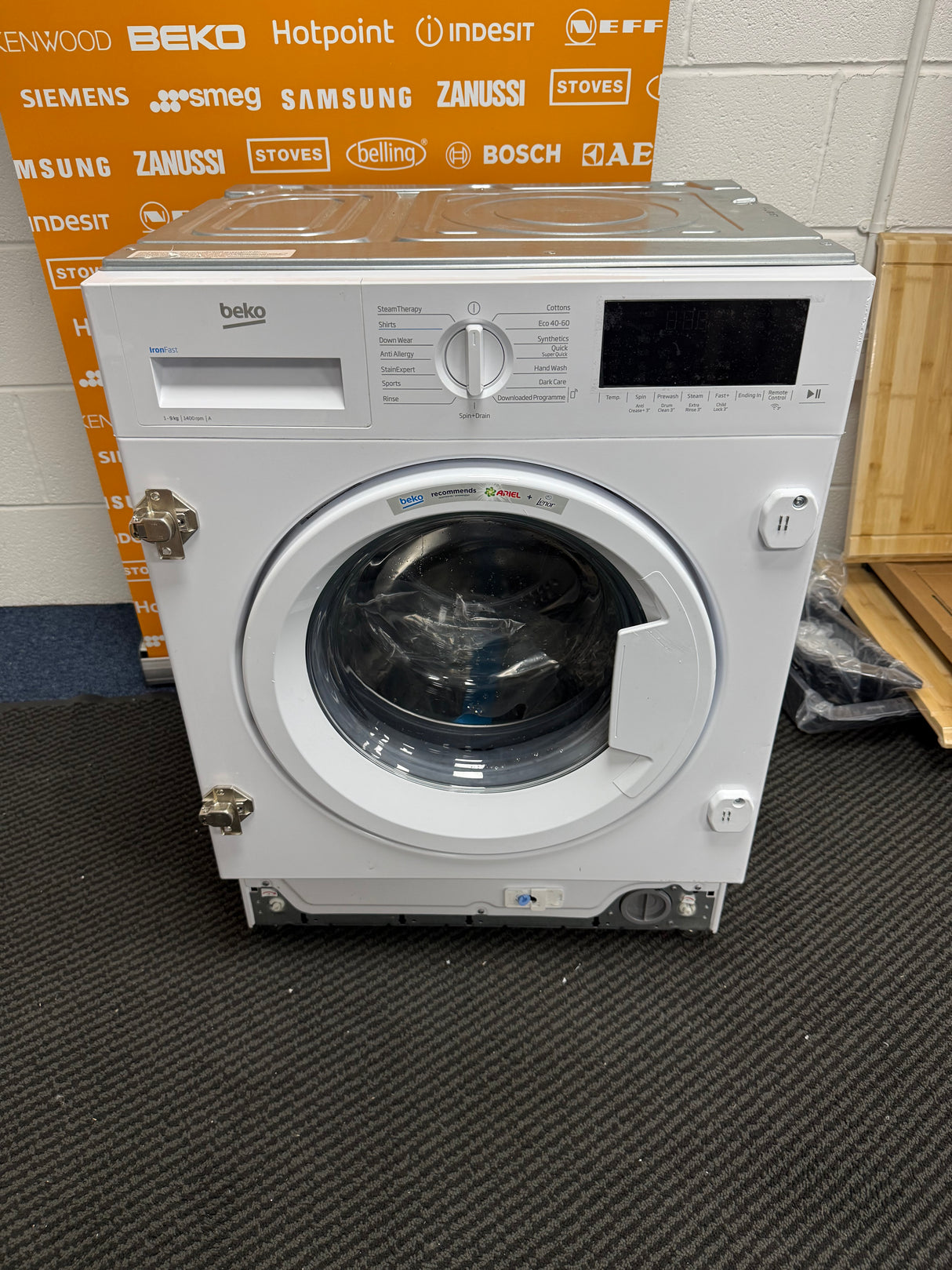 Beko WTIK94121F (57) Integrated 9KG 1400 Spin Washing Machine in White - A Rated - (Graded) - HW182157