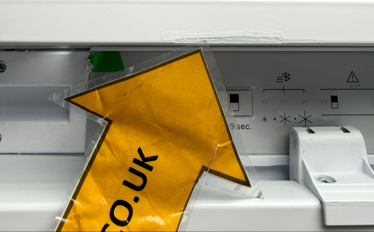 Hotpoint HTC20 T322 UK (31) 194cm Extra Tall 280L 70/30 Integrated No Frost Fridge Freezer - Sliding Door Hinge - E Rated - (Ex Display) - HW182431
