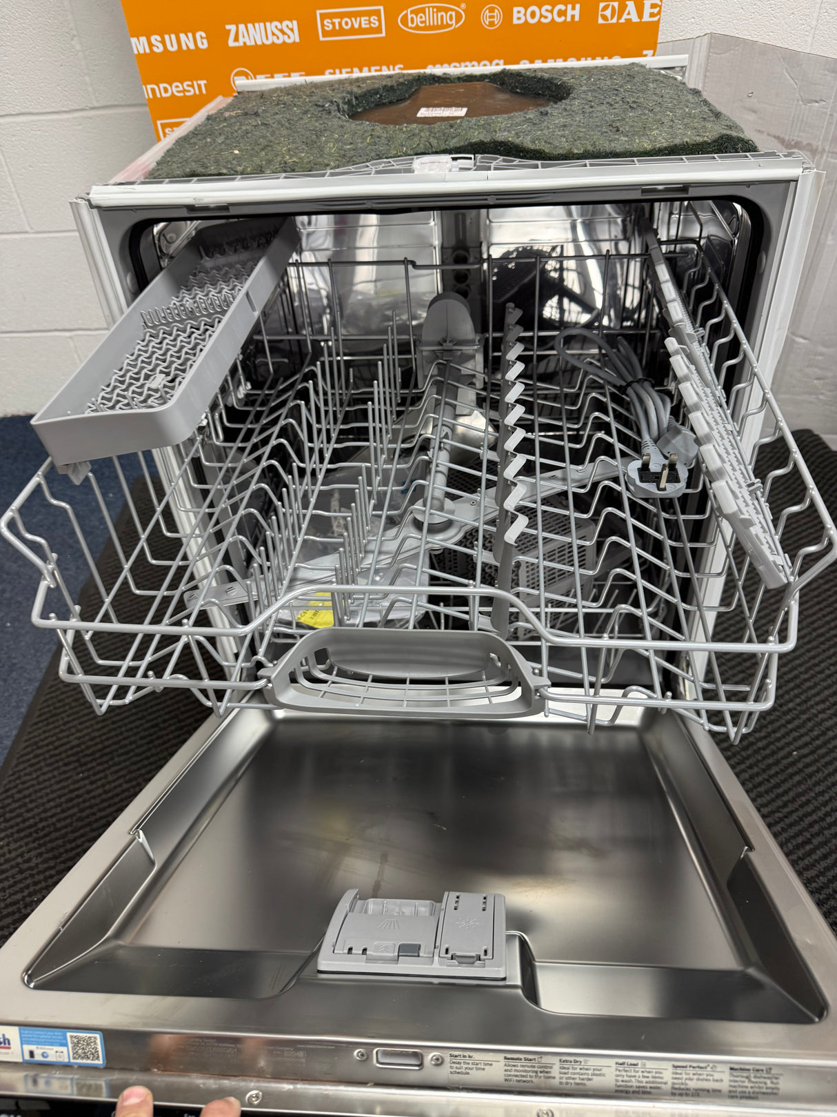 Bosch Series 2 SMV2HTX02G (53) 60cm Fully Integrated Dishwasher with Wi-Fi Enabled Home Connect - D Rated - (Graded Blemished) - HW182153