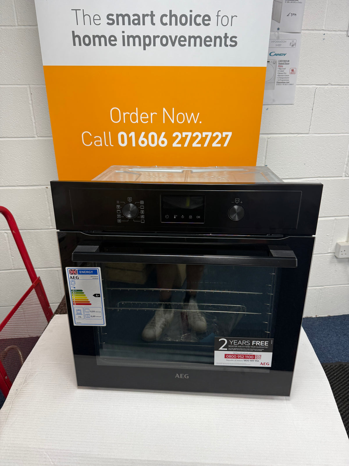 AEG BPX535061B (21) Built-In Electric Single Oven with Pyrolytic Self Cleaning in Black - A Rated - (Ex Display) - HW182545