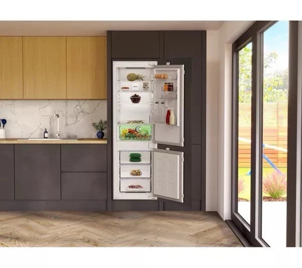 Beko BCNAD473V (65) 70/30 Integrated AeroFlow™  Fridge Freezer with HarvestFresh™ - (Blemished) - HW182365