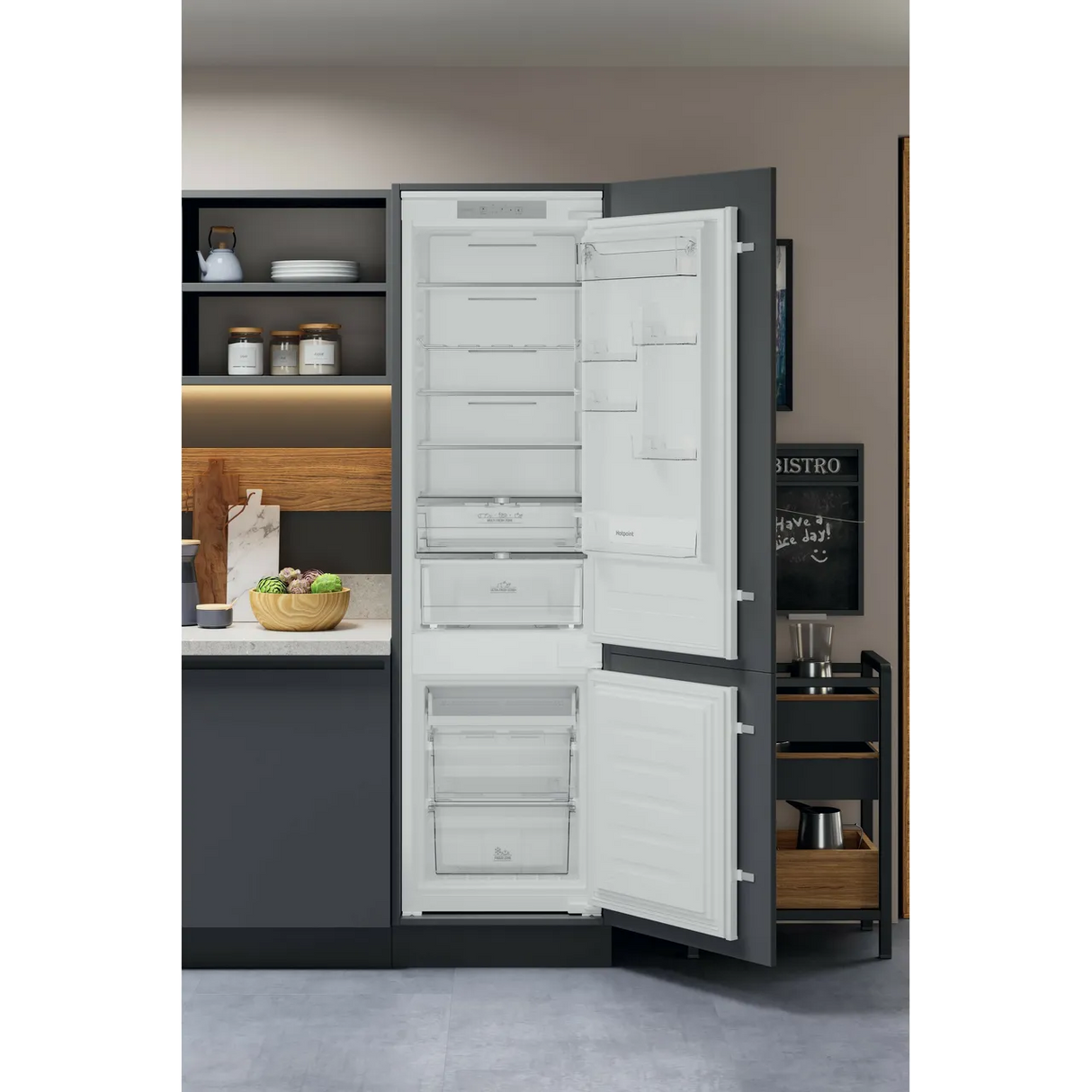 Hotpoint HTC20 T322 UK (31) 194cm Extra Tall 280L 70/30 Integrated No Frost Fridge Freezer - Sliding Door Hinge - E Rated - (Ex Display) - HW182431