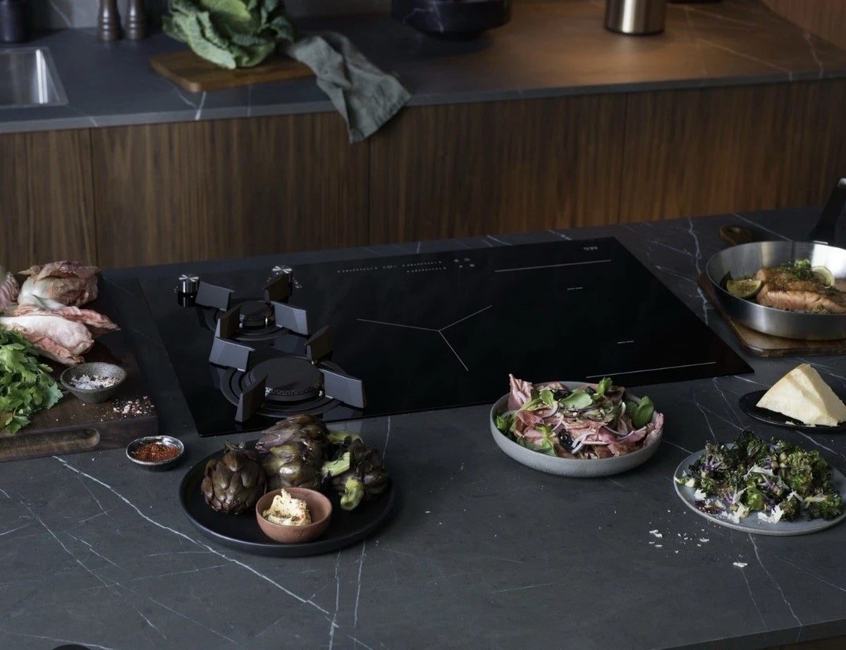 AEG HDB95623NB (37) 90cm Mixed Induction and Gas Hob in Black Glass - (Tatty Box) - HW182637