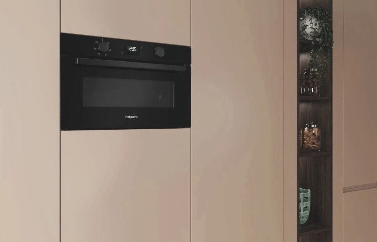 Hotpoint HPD 254CR BUK (17) 1000W 31 Litre Built-in Microwave and Grill in Black - (Ex Display) - HW182217