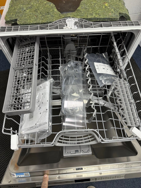 Neff N30 S153HTX02G (30) Wi-Fi Enabled Full Size Integrated Dishwasher - Blemished - HW182030