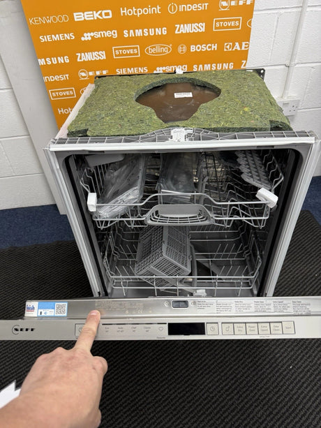 Neff N30 S153HTX02G (30) Wi-Fi Enabled Full Size Integrated Dishwasher - Blemished - HW182030